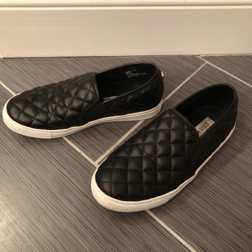 Steve Madden- Ecentrc-Q slip on sneaker